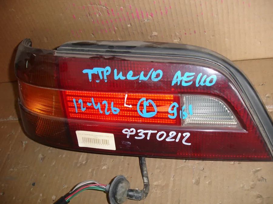Фонарь стоп-сигнала Toyota Sprinter Trueno AE111