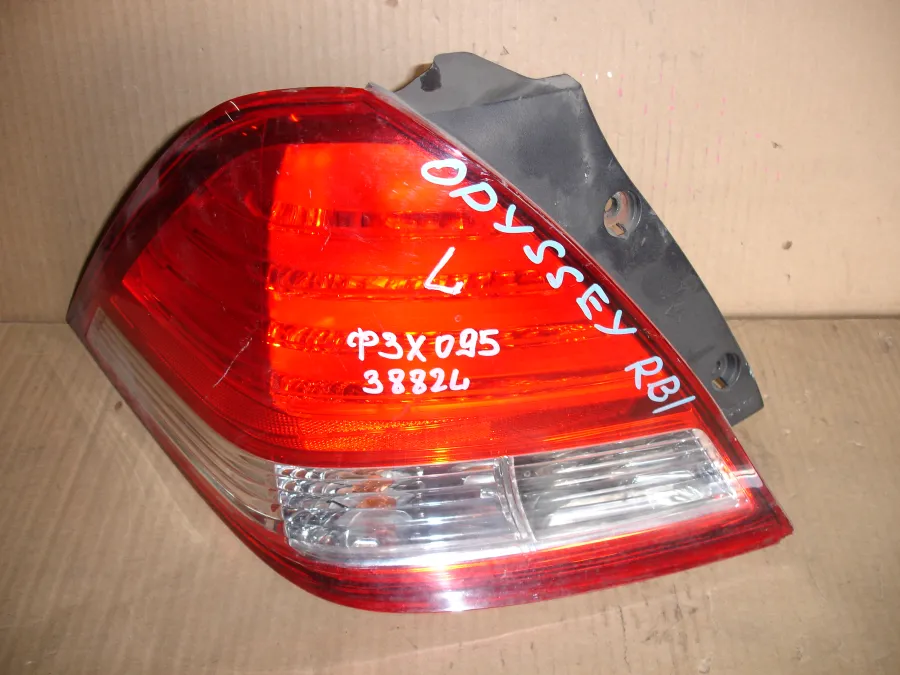 Фонарь стоп-сигнала Honda Odyssey RB1