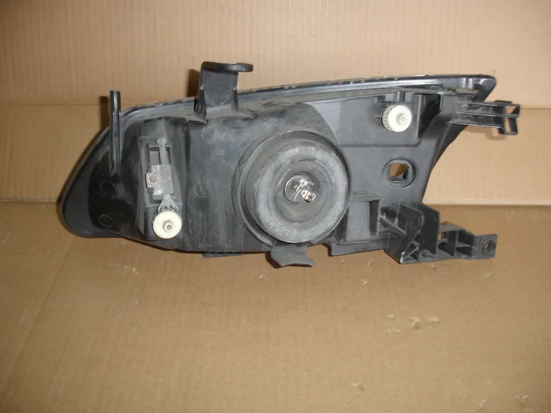 Фары оптика Nissan Bluebird FG10 Цена указана за одну