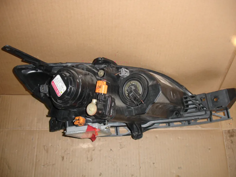 Фары оптика Mazda Axela BK5P ксенон Цена указана за одну