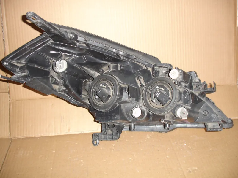 Фары оптика Nissan Wingroad WHNY11 Цена указана за одну