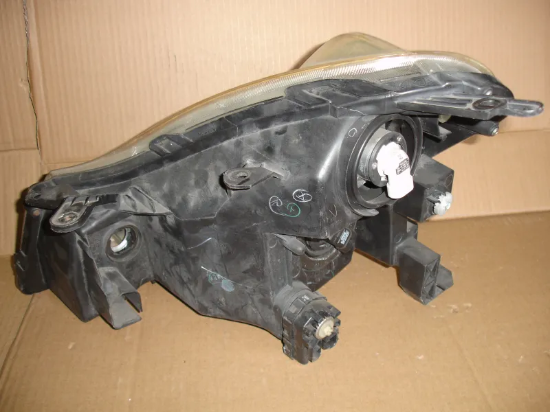 Фары оптика Nissan Bluebird Sylphy G11 Цена указана за одну