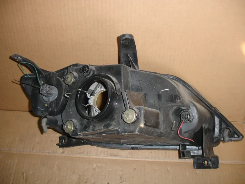 Фары оптика Mazda Demio DY3W Цена указана за одну