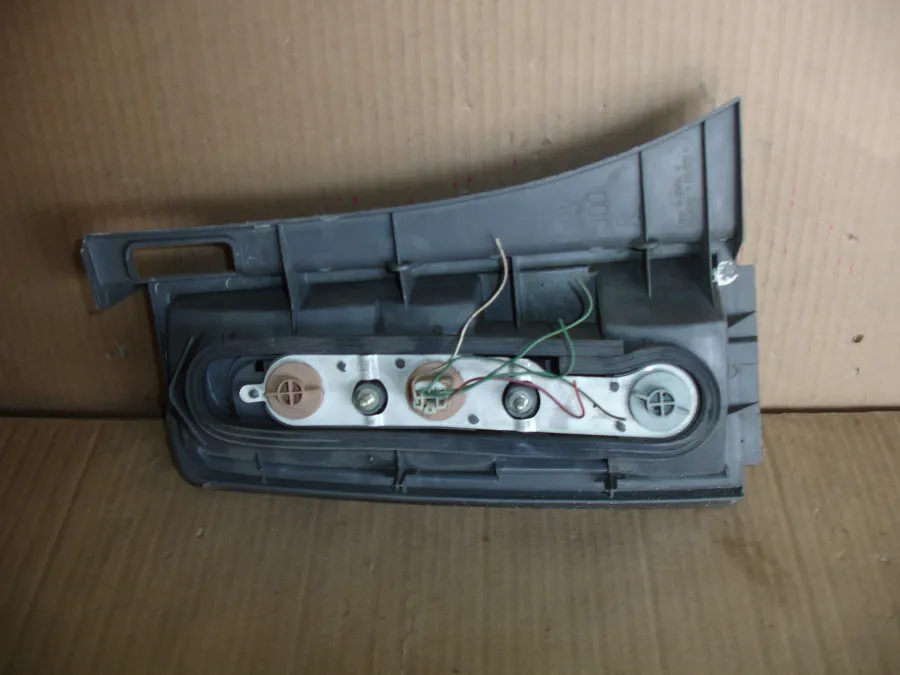 Фонарь стоп-сигнала Toyota BB NCP30
