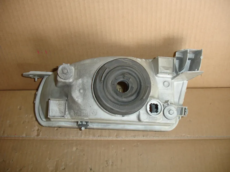 Фары оптика Toyota Corolla EE111 Цена указана за одну