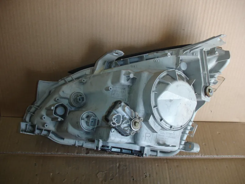 Фары оптика Toyota AZT240 ксенон Цена указана за одну