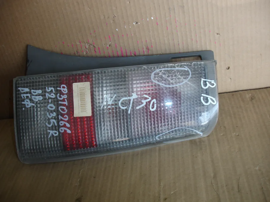 Фонарь стоп-сигнала Toyota BB NCP30