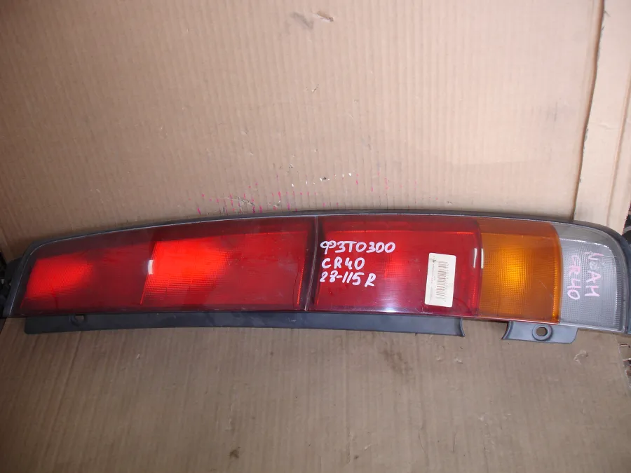Фонарь стоп-сигнала Toyota Townace Noah SR40G