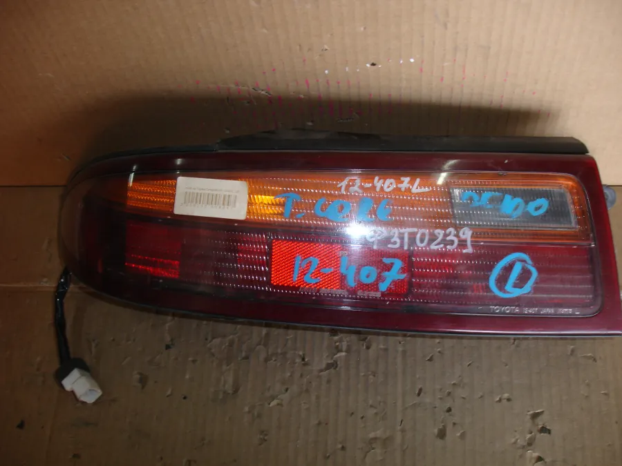 Фонарь стоп-сигнала Toyota Corolla Ceres AE100