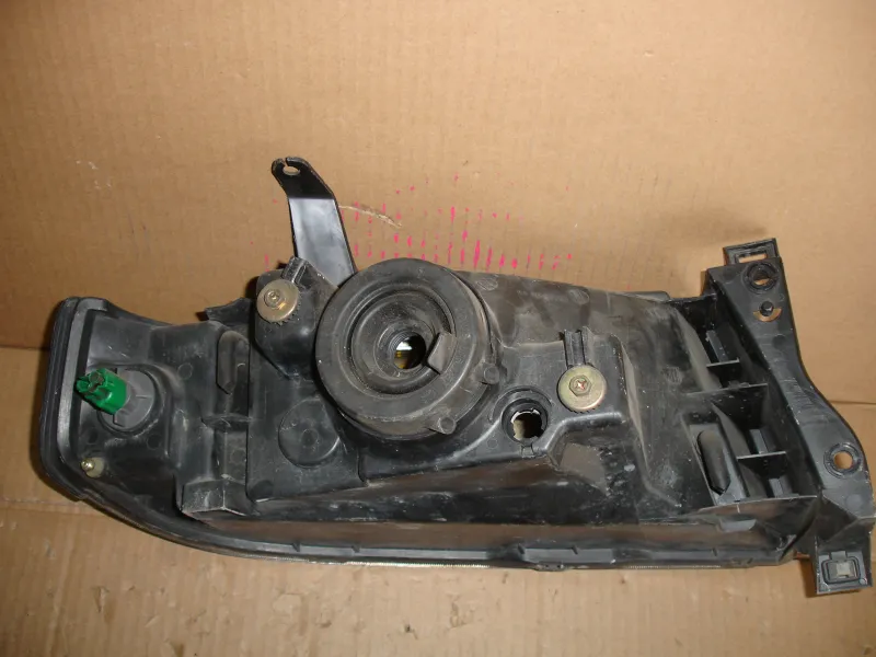 Фары оптика Mazda Bongo Friendee SGEW Цена указана за одну