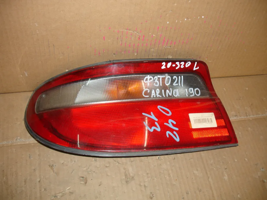 Фонарь стоп-сигнала Toyota Carina ST190 цена за один