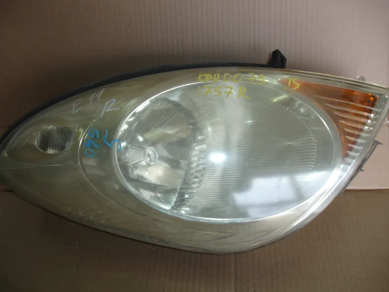 Фары оптика Nissan Note E11 Цена указана за одну