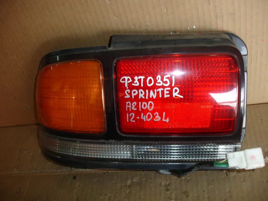 Фонарь стоп-сигнала Toyota Sprinter AE100