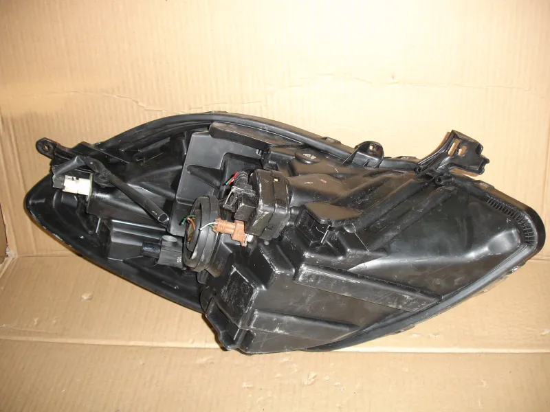 Фары оптика Toyota Vitz KSP90 Цена указана за одну