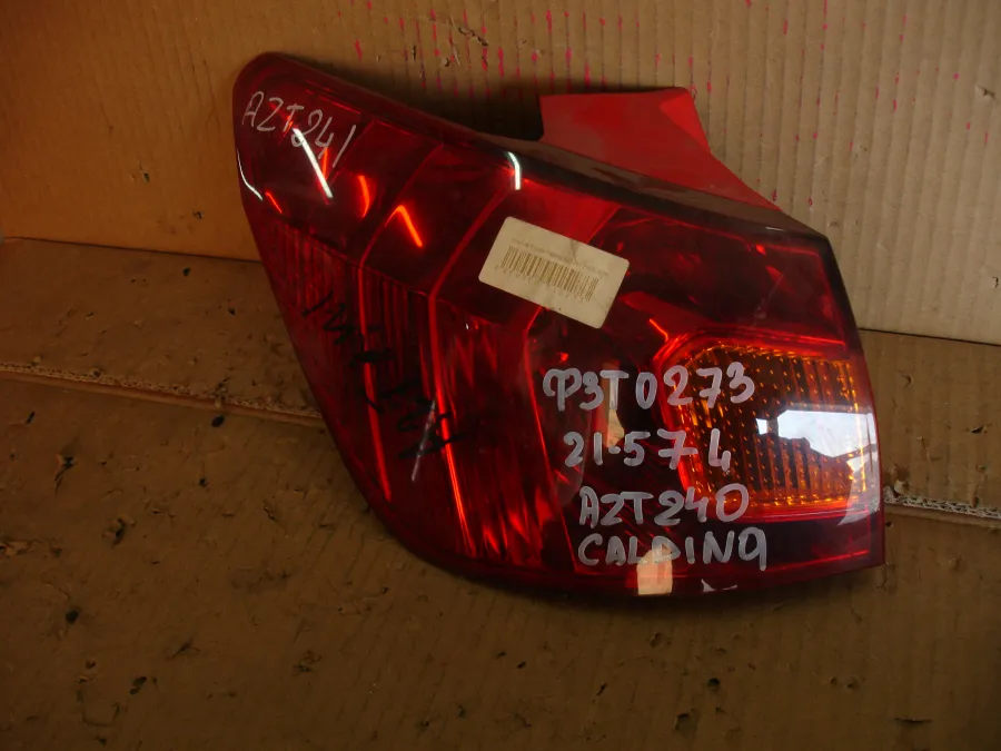 Фонарь стоп-сигнала Toyota Caldina AZT241