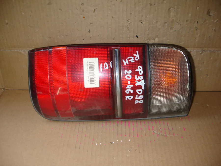 Фонарь стоп-сигнала Toyota Hiace RZH101 цена за один
