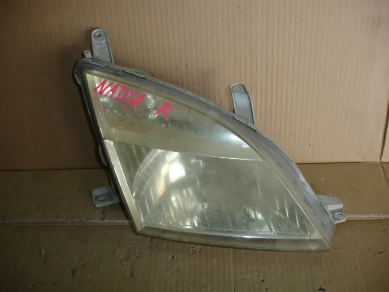 Фары оптика Toyota Nadia SXN10 Цена указана за одну