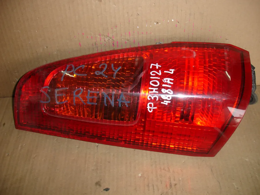 Фонарь стоп-сигнала Nissan Serena C24