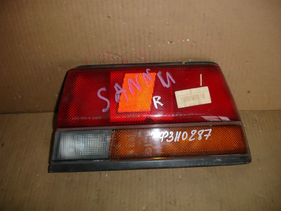 Фонарь стоп-сигнала Nissan Cefiro A32