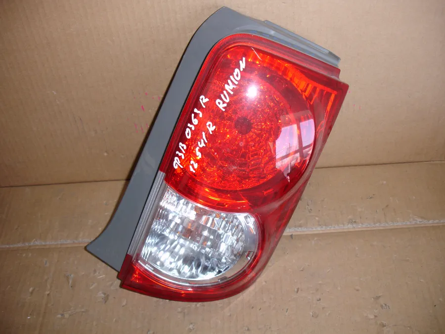 Фонарь стоп-сигнала Toyota Corolla Rumion NZE151