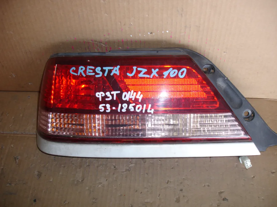 Фонарь стоп-сигнала Toyota Cresta GX100