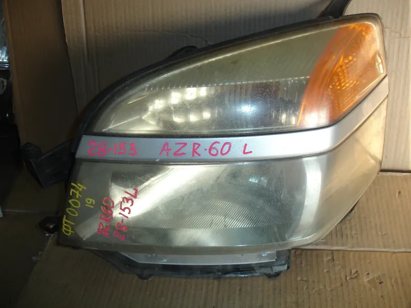 Фары оптика Toyota Voxy AZR65G Цена указана за одну