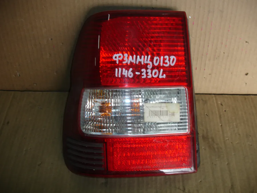 Фонарь стоп-сигнала Mitsubishi Pajero iO H76W