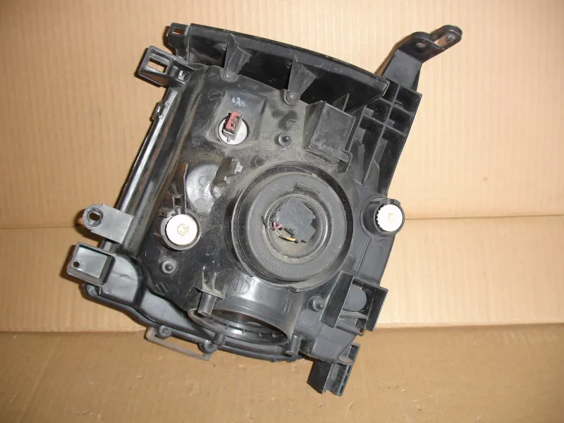 Фары оптика Nissan Cube BZ11 Цена указана за одну