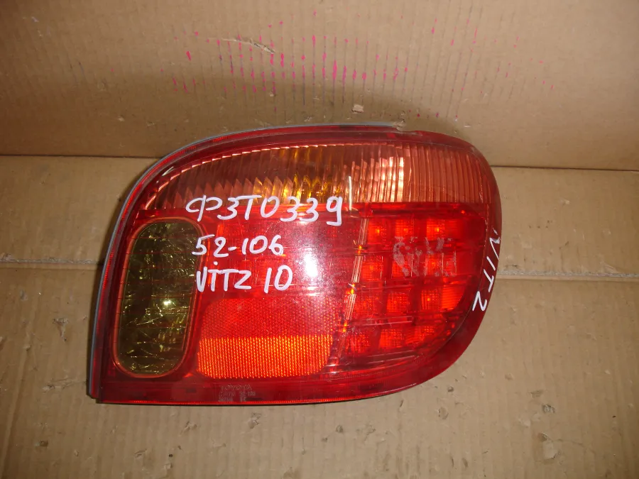 Фонарь стоп-сигнала Toyota Vitz SCP10 цена за один