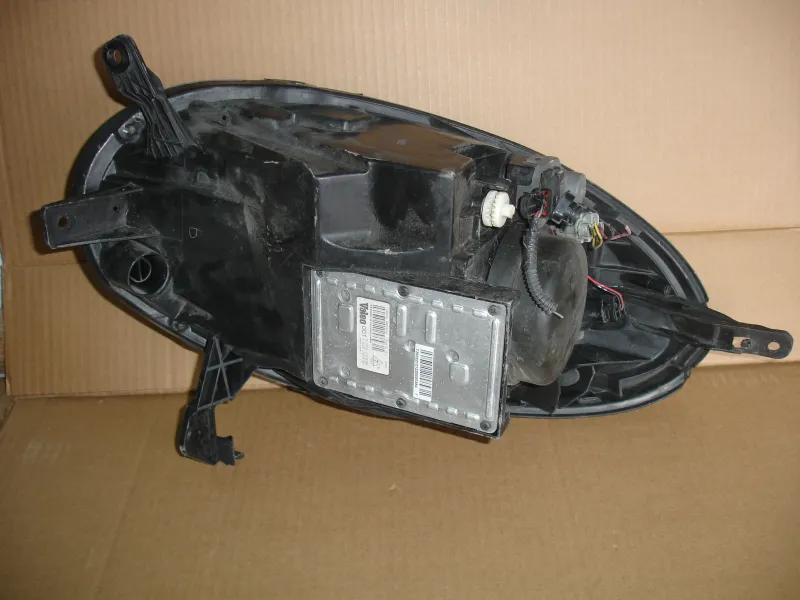 Фары оптика Nissan March AK12 ксенон Цена указана за одну