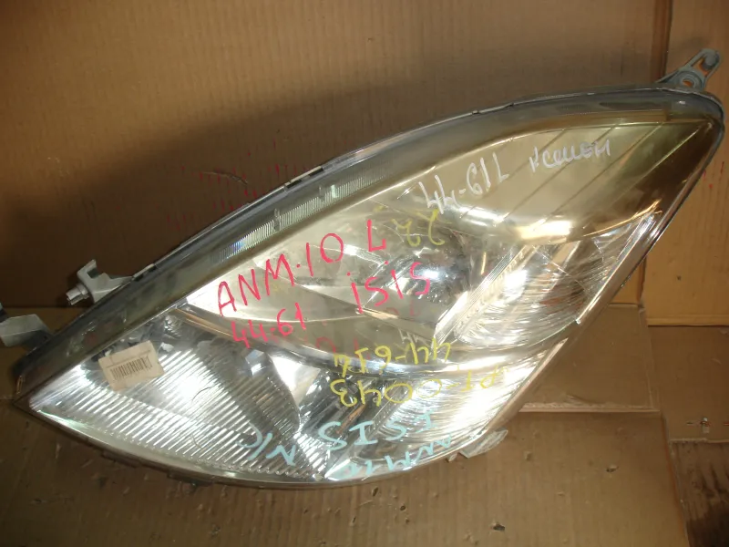 Фары оптика Toyota Isis ANM10G ксенон Цена указана за одну