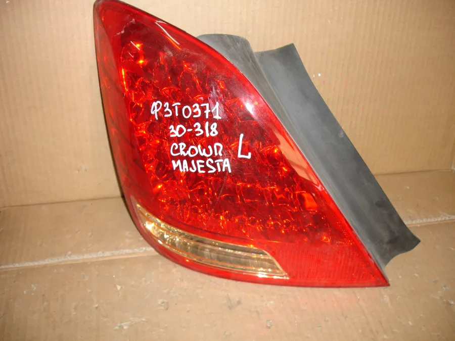 Фонарь стоп-сигнала Toyota Crown Majesta цена за один