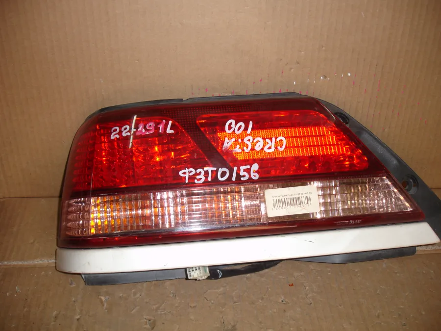 Фонарь стоп-сигнала Toyota Cresta GX100 цена за один