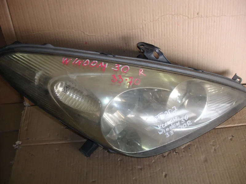 Фары оптика Toyota Hiace Regius Rch 41 Цена указана за одну