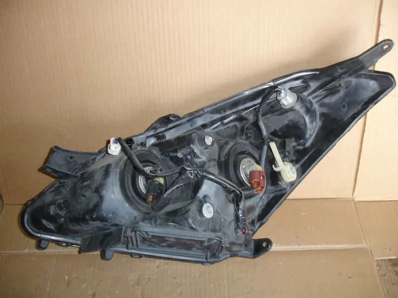 Фары оптика Toyota Wish ZNE10 Цена указана за одну