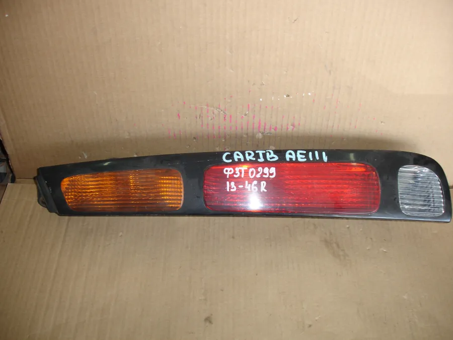 Фонарь стоп-сигнала Toyota Carib AE111