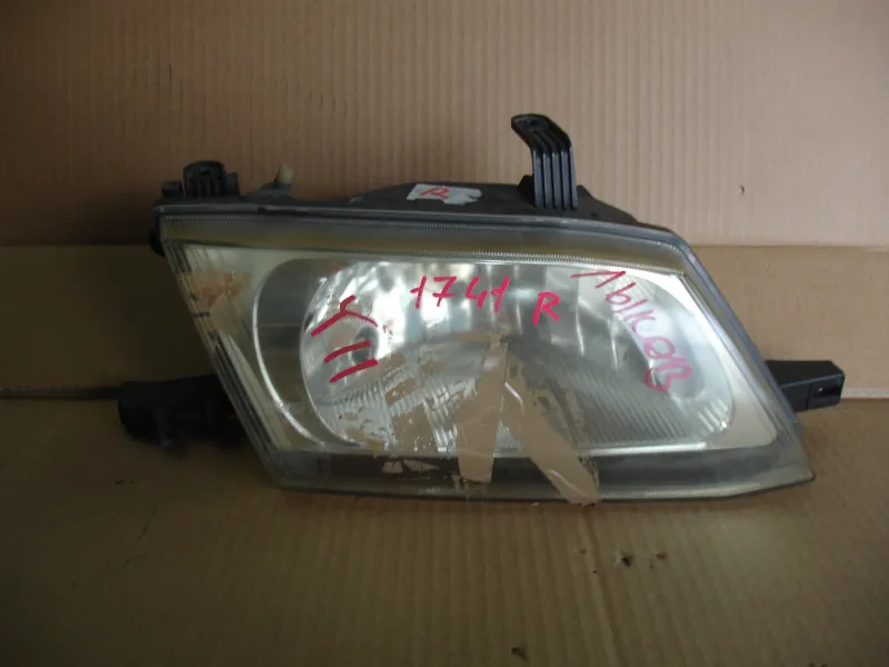 Фары оптика Nissan AD Y11 Цена указана за одну