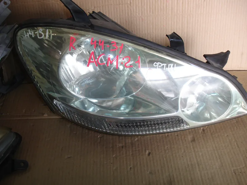 Фары оптика Toyota Ipsum Ксенон 1 модель хром фон правая