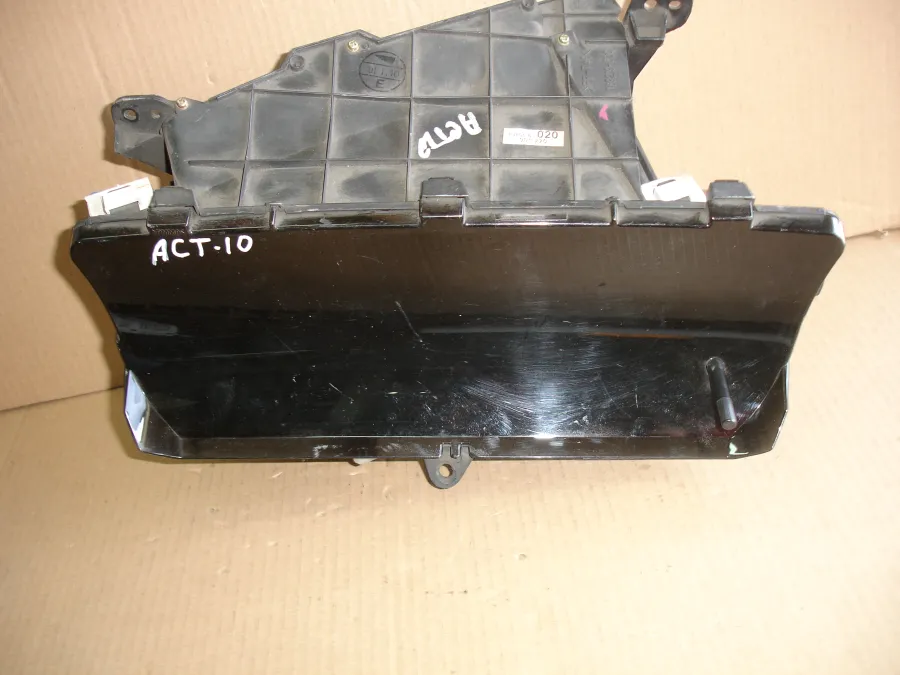 Панель приборов Toyota OPA ACT10 (1 поколение) 2000-2005