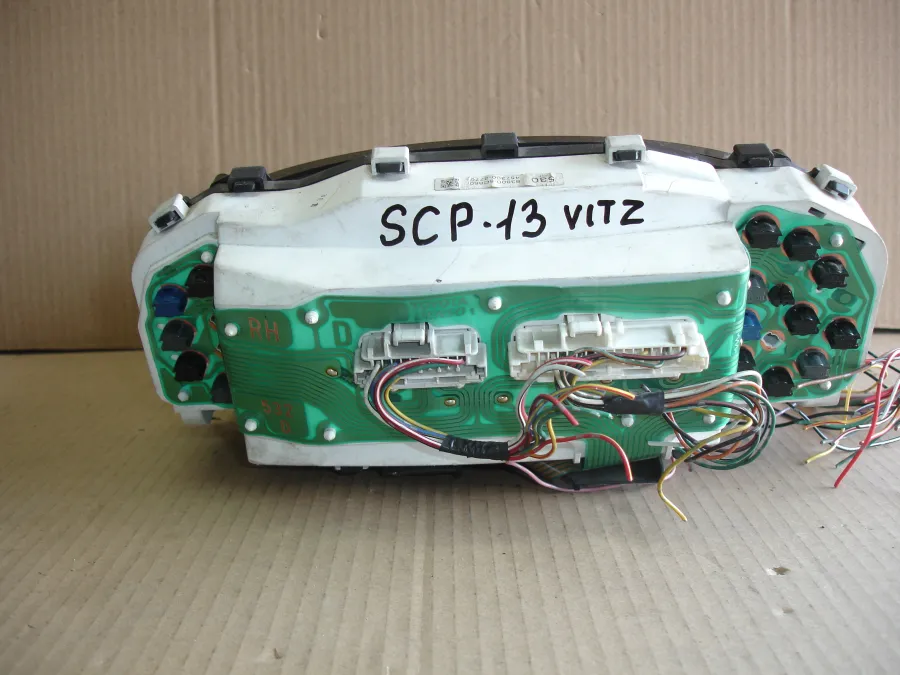 Панель приборов Toyota Vitz SCP13 (1 поколение ) 1999-2005