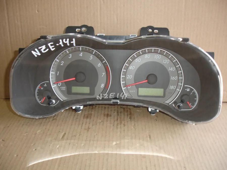 Панель приборов Toyota Corolla Fielder NZE141G (2 поколение) 2006-2012