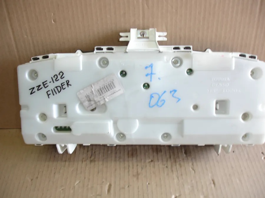 Панель приборов Toyota Corolla Fielder ZZE122 (1 поколение) 2000-2006