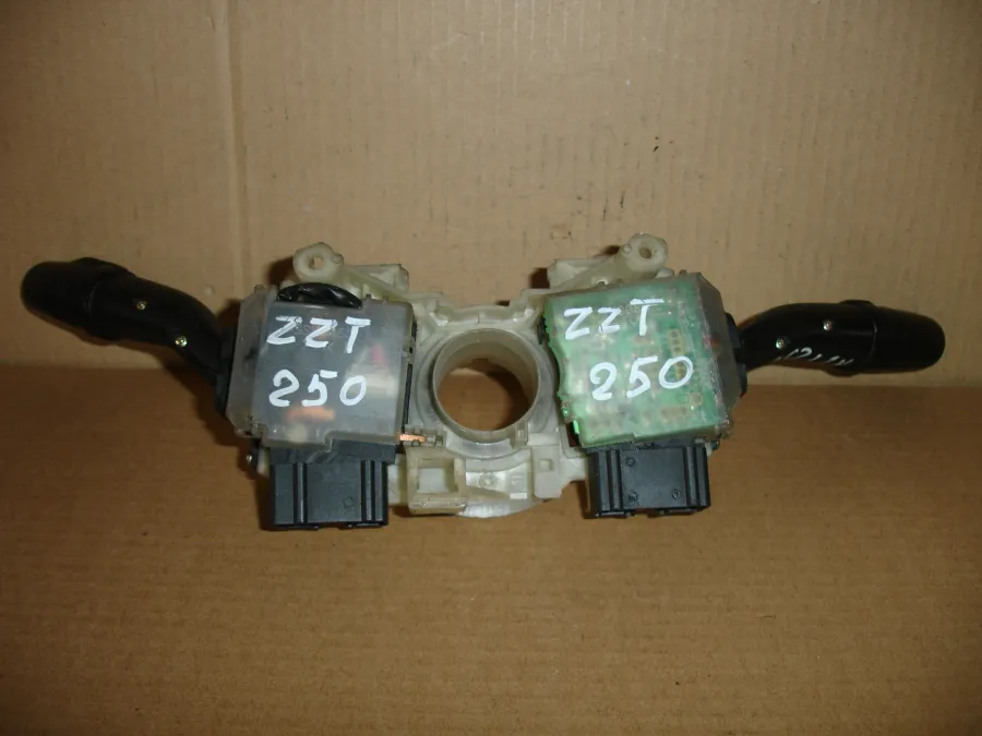 Переключатели подрулевые Toyota Avensis AZT250 в сборе (2 поколение ) 2002-2008
