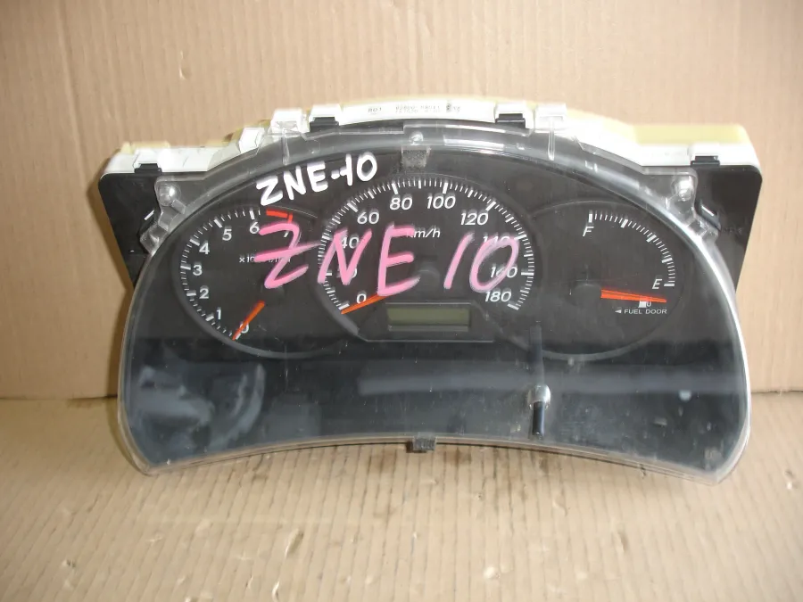 Панель приборов Toyota Wish  ZNE10 (1 поколение) 2003-2009
