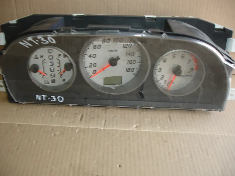 Панель приборов Nissan X-TRAIL NT30 (1 поколение) 2001-2007