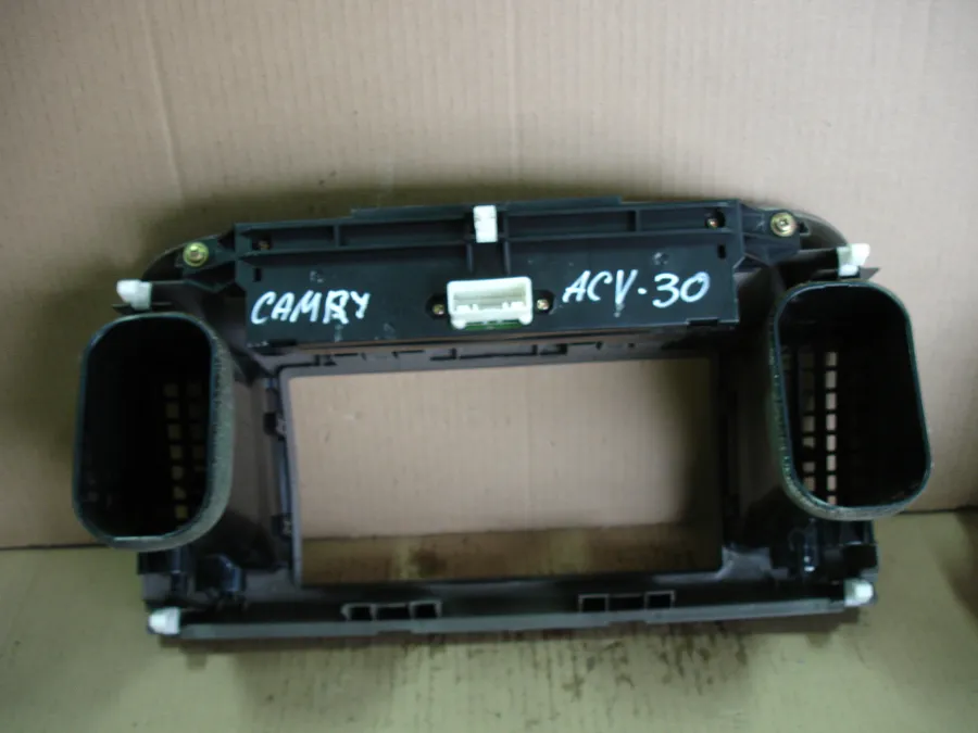 Рамка магнитолы Toyota Camry ACV30