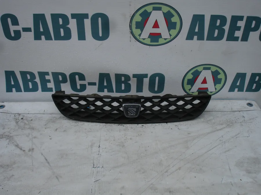 Решетка радиатора Toyota Sprinter Marino AE100