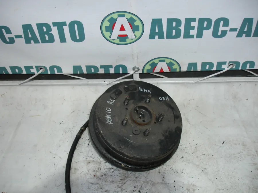 Ступица левая задняя Toyota Gaia ACM10G с ABS в сборе