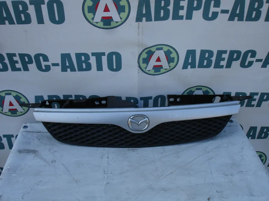 Решетка радиатора Mazda Familia BJEP