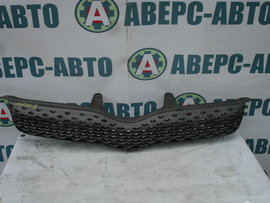 Решетка радиатора Toyota Funcargo NCP20 2 модель